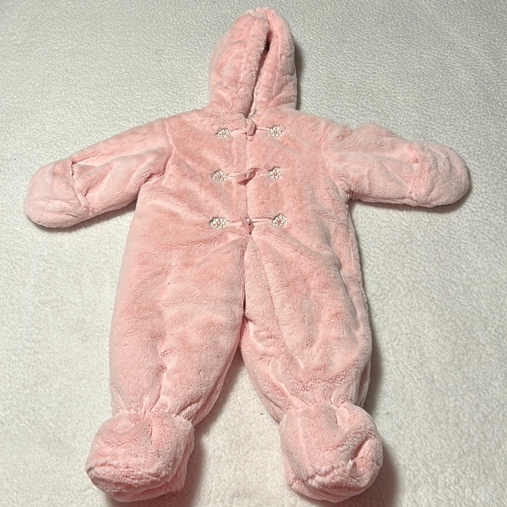 La Petite Rothschild Infant Snowsuit, So Soft, EUC (Like New)….Size 6-9 Months